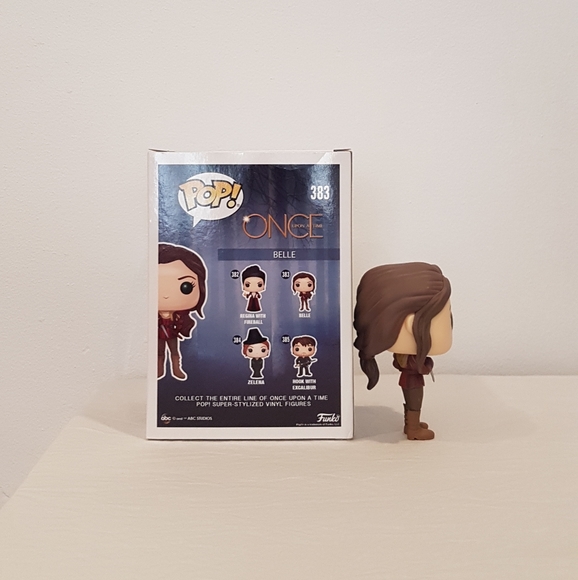 Belle Funko Pop 383 Once Upon a Time - Picture 4 of 7